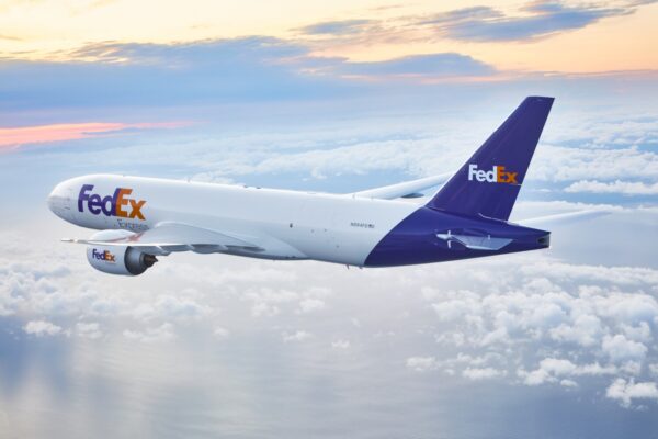 fedex plane crashes